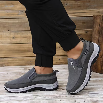 أحذية مشي مريحة للرجال من ماركة البريطانية