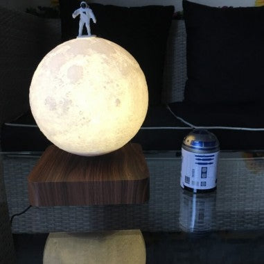 مصباح قمر معلق بضوء ناعم